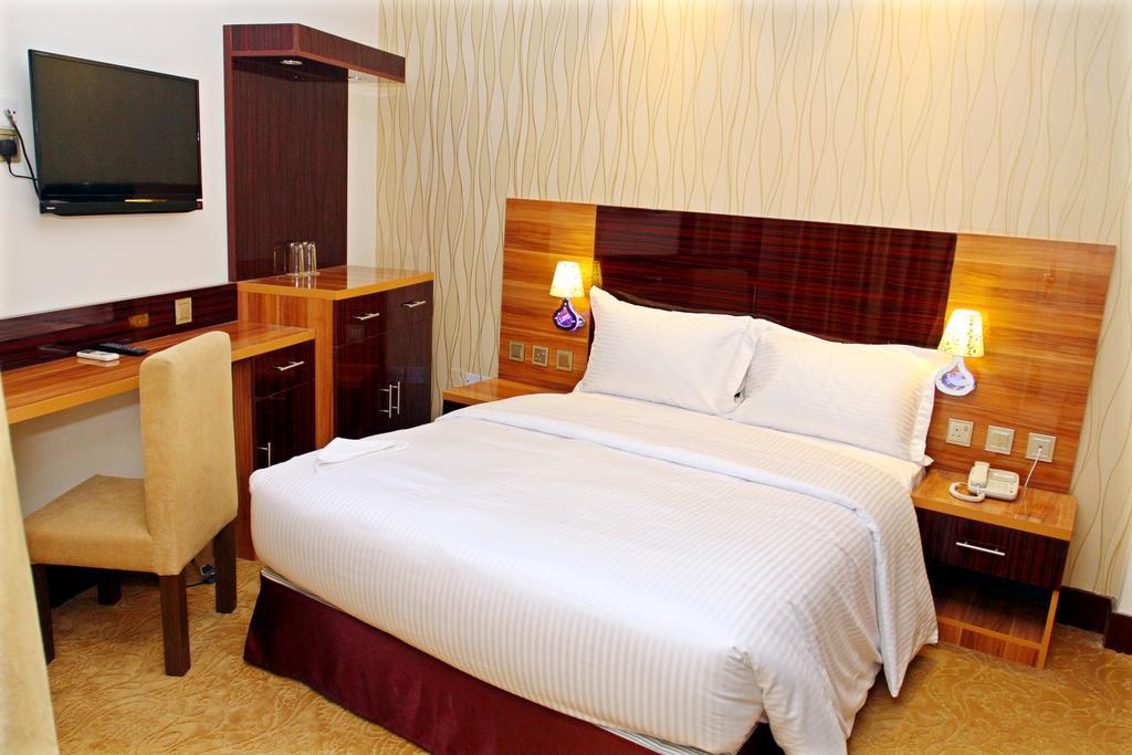 Fal Hotel L.L.C Dubai Zimmer foto