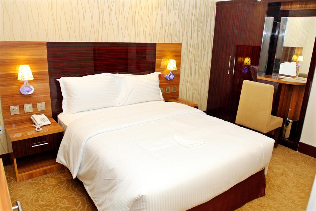 Fal Hotel L.L.C Dubai Zimmer foto